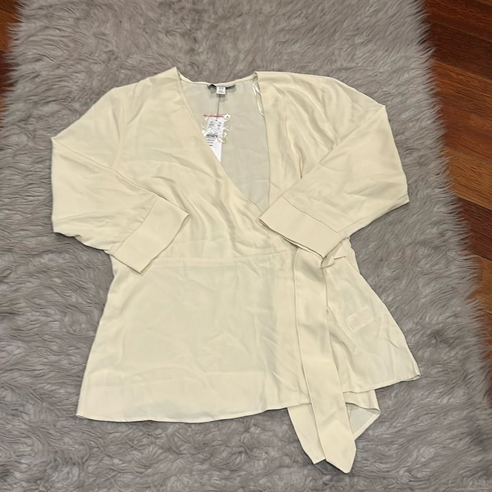 NWT Topshop women’s cream polyester side tie blouse with flowy bottom size 14
